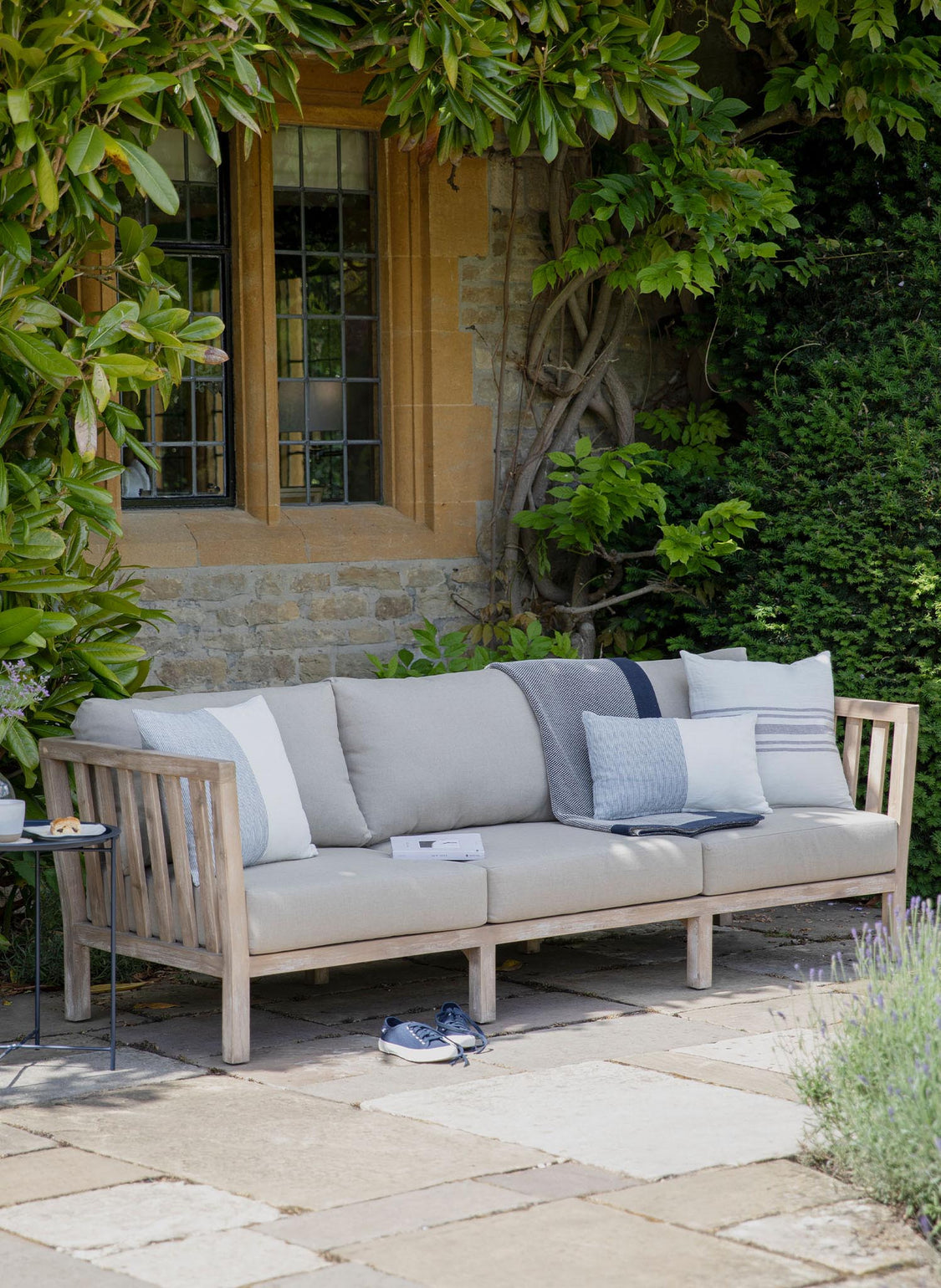 files/Porthallow_3_Seater_Sofa_-_Acacia_-_Lifestyle_-_FUAC15.jpg